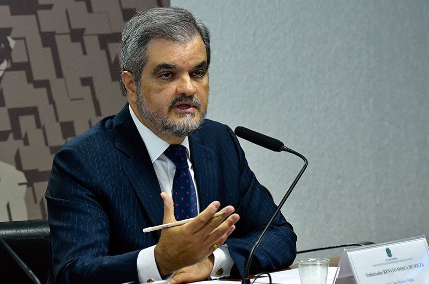 Embaixador do Brasil na Itália vê cenário ‘complexo, mas oportuno’ ao defender acordo UE-Mercosul Embaixador do Brasil na Itália vê cenário ‘complexo, mas oportuno’ ao defender acordo UE-Mercosul
