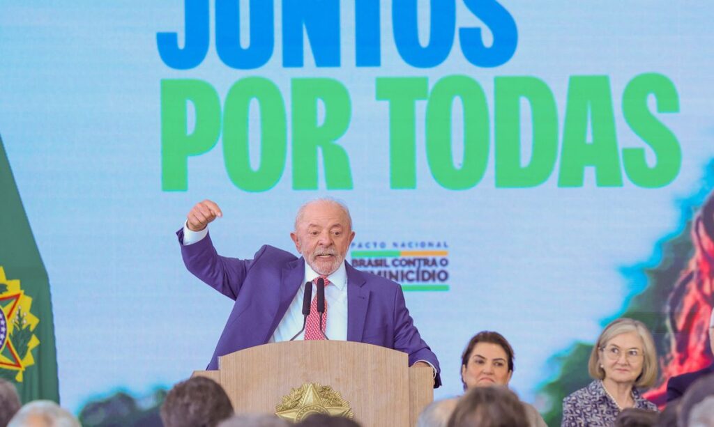 Lula assina decreto das plataformas digitais que prevê responsabilização de big techs