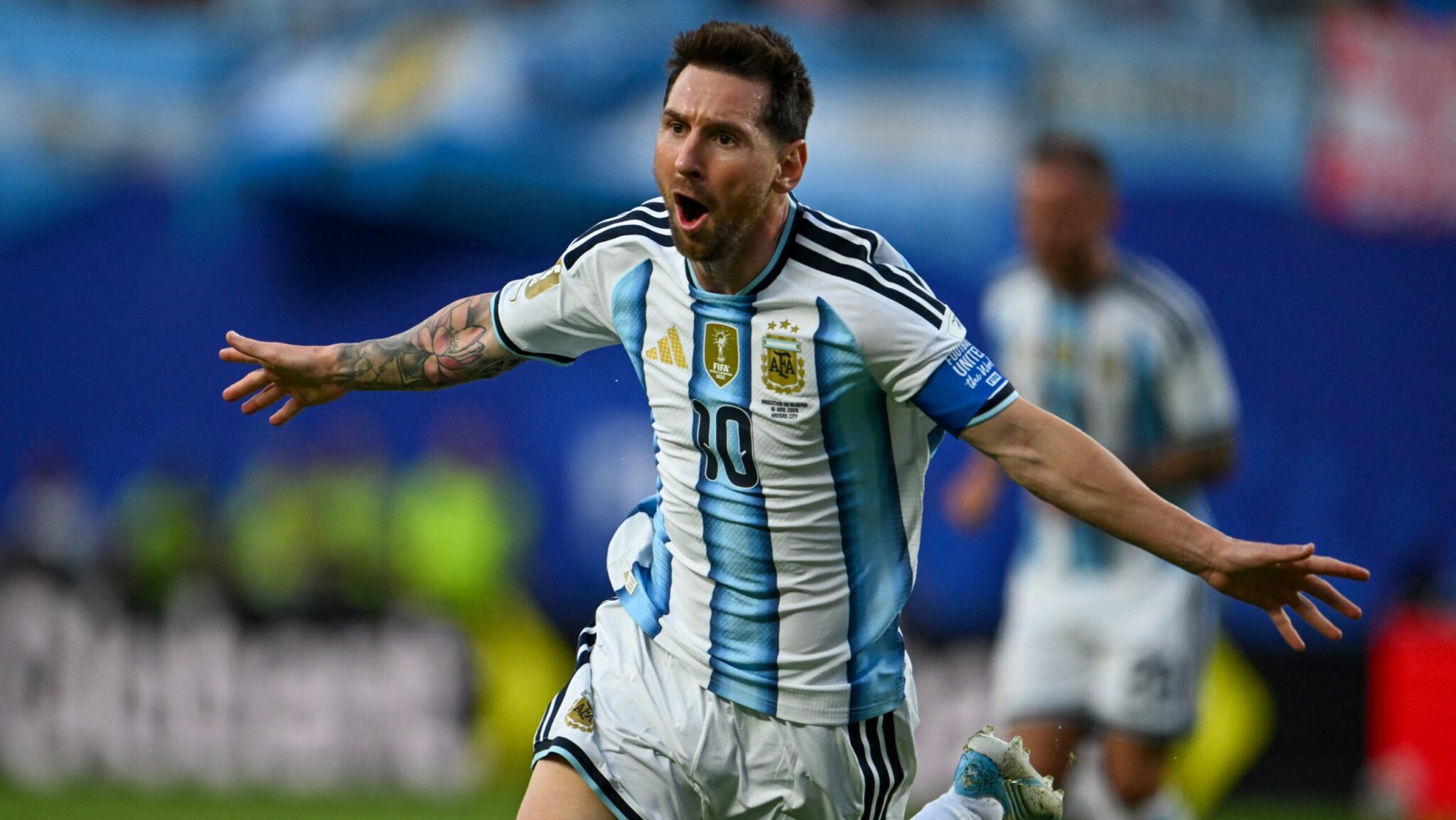 messi-iguala-marta-e-se-torna-o-maior-artilheiro-da-copa-do-mundo-masculina-messi-celebra-seu-primeiro-gol-na-partida-de-estreia-da-argentina-contra-a-argelia-foto-roberto-schmidt-afp-tvt-news