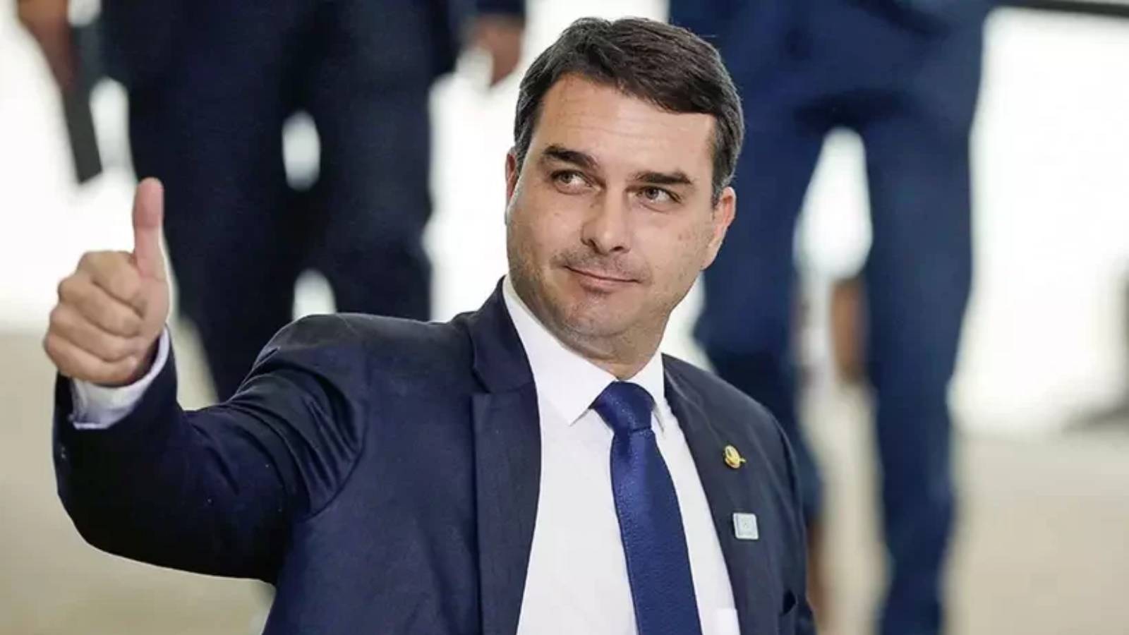 Filme "Dark horse" sobre Bolsonaro teve gasto de R$ 75 milhões, revela produtora 3 flavio-pressionou-vorcaro-priorizou-mensagens-revelam-empenho-para-bancar-filme-de-bolsonaro-esse-e-o-mais-importante-disparado-escreveu-o-banqueiro-preso-apos-cobranca-de-flavio-foto-agencia-brasil-tvt-news