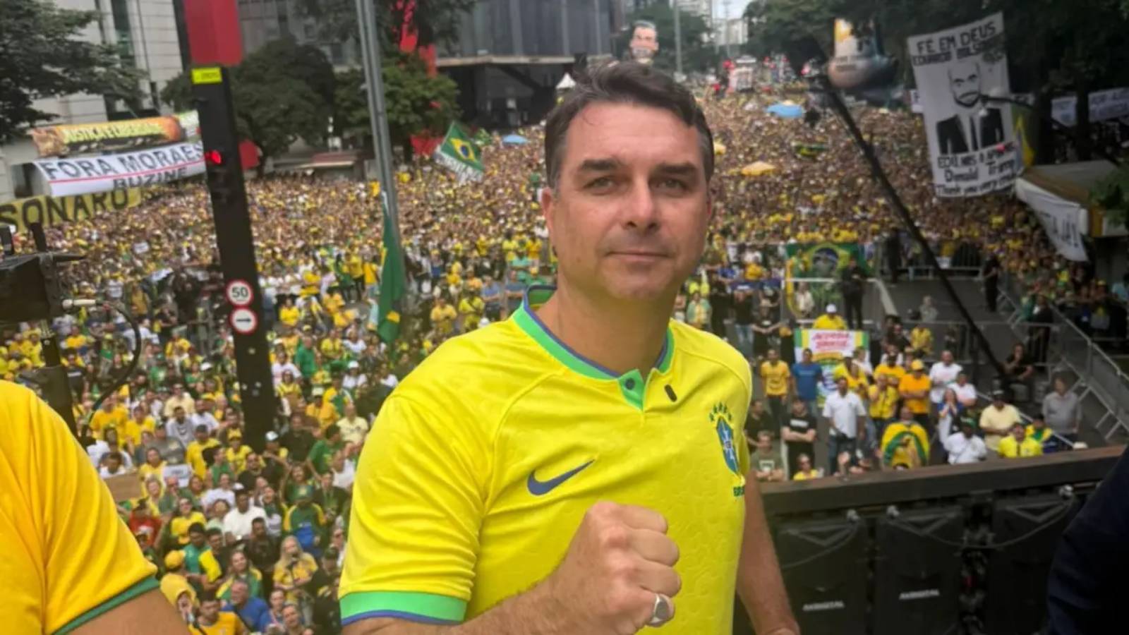 Michelle Bolsonaro publica vídeo criticando Flávio e amplia sinais de divisão no bolsonarismo 2 michelle-direita-bate-boca-depois-de-audios-de-flavio-e-vorcaro-se-for-verdade-acabou-disse-blogueiro-bolsonarista-foto-reproducao-tvt-news