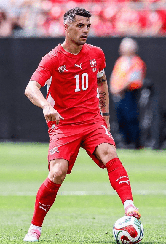 Copa do Mundo hoje: agenda de jogos desta quinta (18); horários, onde assistir 10 copa-do-mundo-hoje-agenda-de-jogos-desta-quinta-18-horarios-onde-assistir-granit-xhaka-camisa-10-da-suica-foto-reproducao-redes-sociais-tvt-news