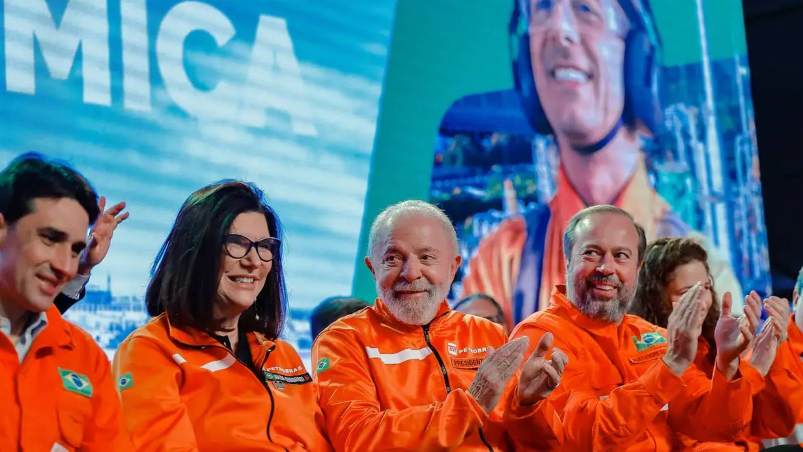Governo Lula teve resposta rápida na crise do preço do petróleo, avaliam especialistas 9 lula-cobra-fiscalizacao-de-precos-de-combustiveis-nao-vou-abrir-mao-do-petroleo-brasileiro-para-os-outros-explorarem-disse-lula-foto-ricardo-stuckert-pr-tvt-news