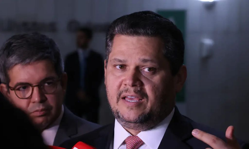 Alcolumbre mantém PEC da 6×1 travada no Senado em semana esvaziada Alcolumbre mantém PEC da 6×1 travada no Senado em semana esvaziada