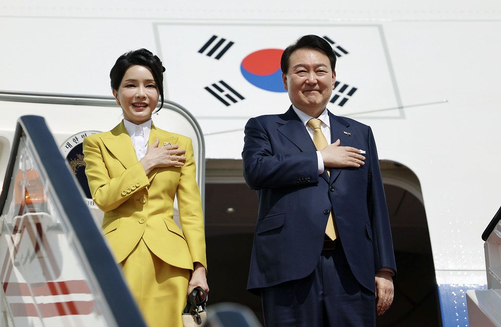Ex-primeira-dama da Coreia do Sul é condenada a sete anos de prisão por corrupção