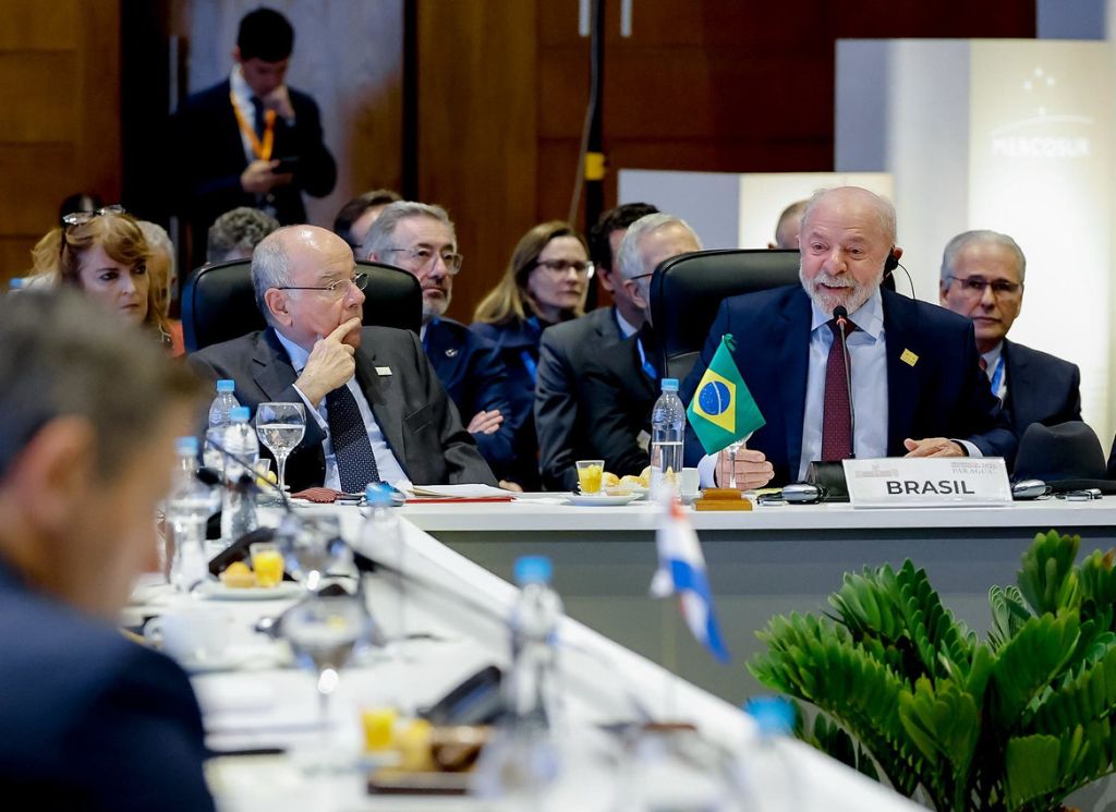 Em Cúpula do Mercosul, Lula presta solidariedade à Venezuela após terremotos Em Cúpula do Mercosul, Lula presta solidariedade à Venezuela após terremotos