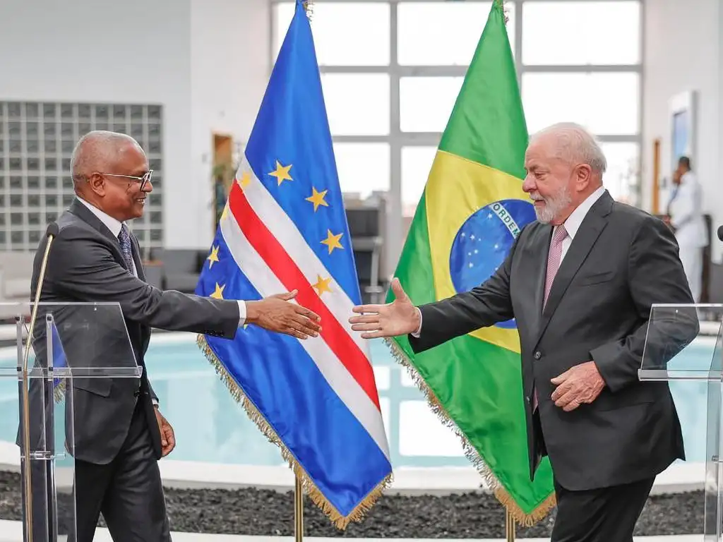 Brasília (DF), 19/02/2025 - O presidente Luiz Inácio Lula da Silva e o primeiro-ministro português, Luís Montenegro, durante entrevista coletiva ecerimônia de assinatura de acordos nos setores de saúde, ciência e tecnologia e segurança pública. Foto: Marcelo Camargo/Agência Brasil