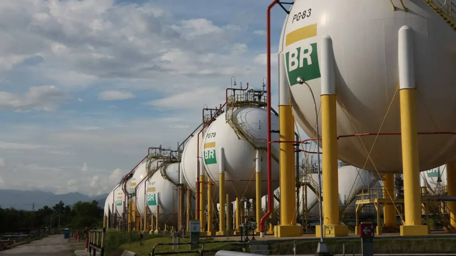 Governo Lula teve resposta rápida na crise do preço do petróleo, avaliam especialistas 10 nas-refinarias-da-petrobras-combustiveis-fecham-2024-com-queda-de-mais-de-20-por-cento-em-relacao-ao-extinto-ppi-gasolina-fechou-o-ano-com-queda-de-0-9-por-cento-foto-andre-motta-de-souza-agencia-petrobras-tvt-news