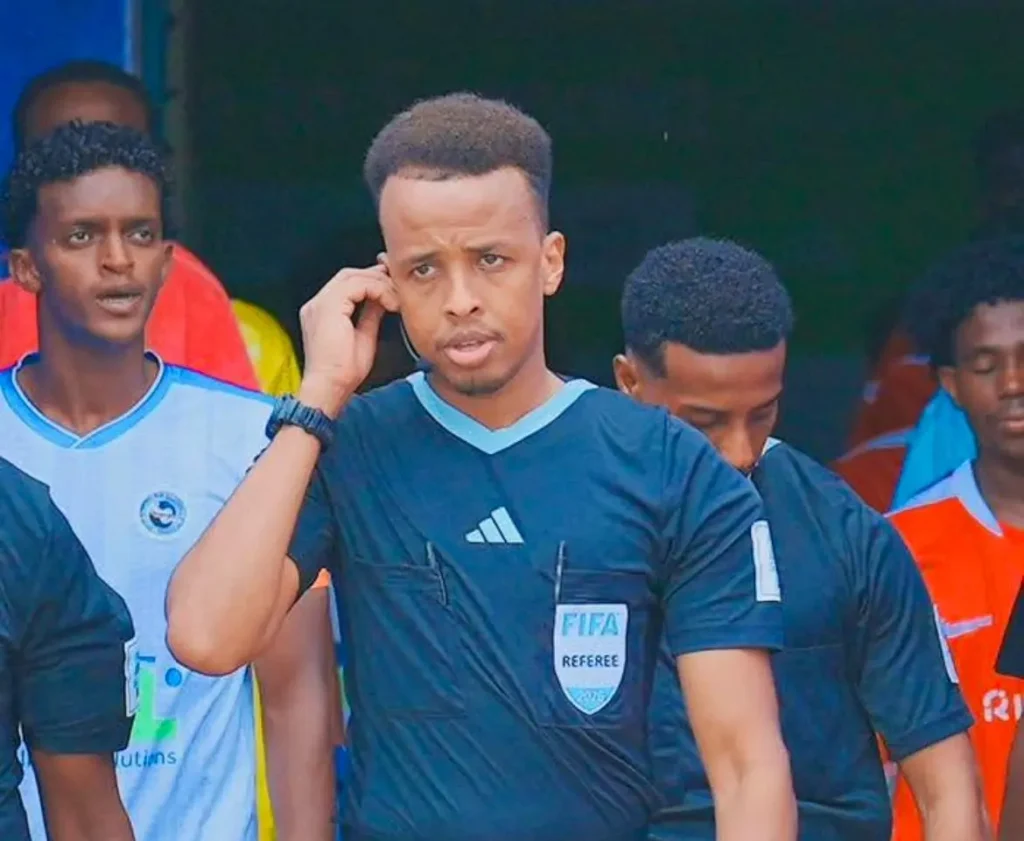 FIFA pagará salário integral a árbitro somali que teve entrada barrada pelos EUA, diz BBC FIFA pagará salário integral a árbitro somali que teve entrada barrada pelos EUA, diz BBC