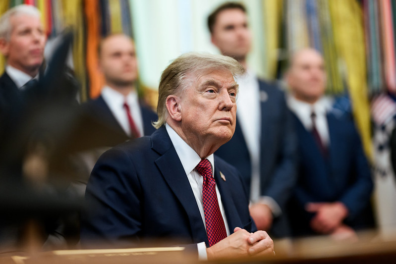 Trump ameaça retomar ataques ao Irã caso negociações fracassem Trump ameaça retomar ataques ao Irã caso negociações fracassem