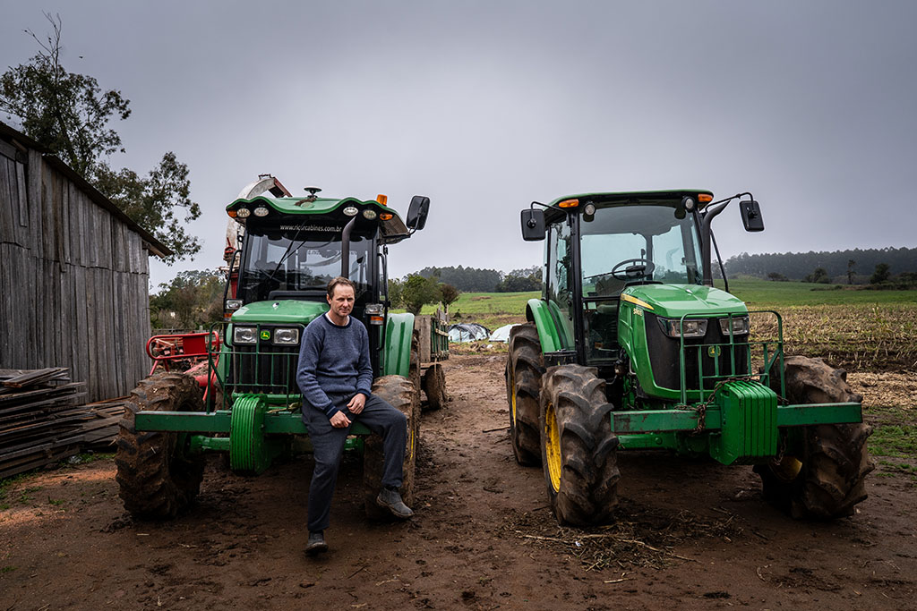Dom Feliciano - Rio Grande do Sul - Brasil. Linha Felipe Noronha. Rodrigo Wlazel, agricultor. Caso de intoxicação por Reglone (Diquat). Foto©Marcelo Curia