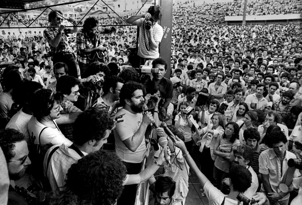 Lula lança campanha à reeleição no Estádio da Vila Euclides, berço do sindicalismo no ABC