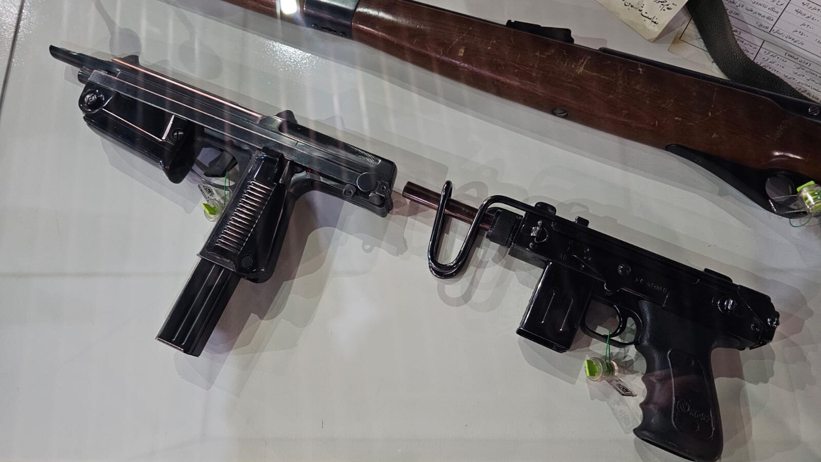 as-armas-de-ali-khamenei-foto-laura-capriglione-tvt