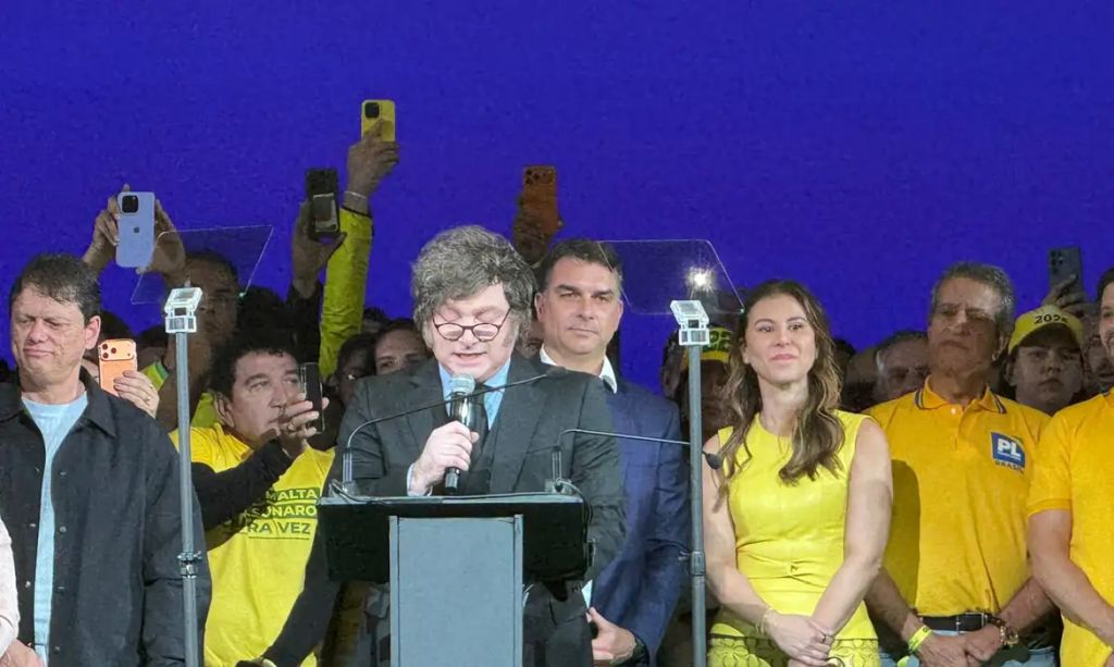 Após ofensas de Milei a Lula e Moraes, Itamaraty chama embaixador para consulta Após ofensas de Milei a Lula e Moraes, Itamaraty chama embaixador para consulta