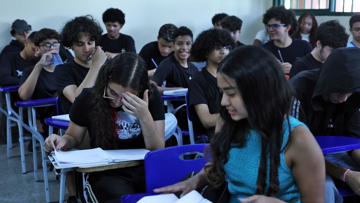 Fuvest lança Guia de Jornada do Vestibular 2027; veja calendário e principais orientações 8 guia-de-carreiras-do-vestibular-2027-da-fuvest-apoia-estudantes-na-escolha-da-profissao-foto-antonio-cruz-agencia-brasil