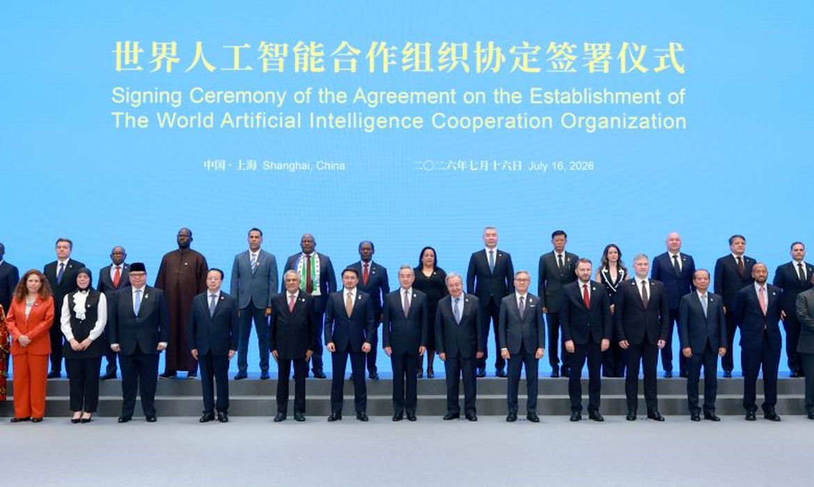 Brasil deve aproveitar aliança com China para fortalecer soberania digital em IA, afirmam especialistas