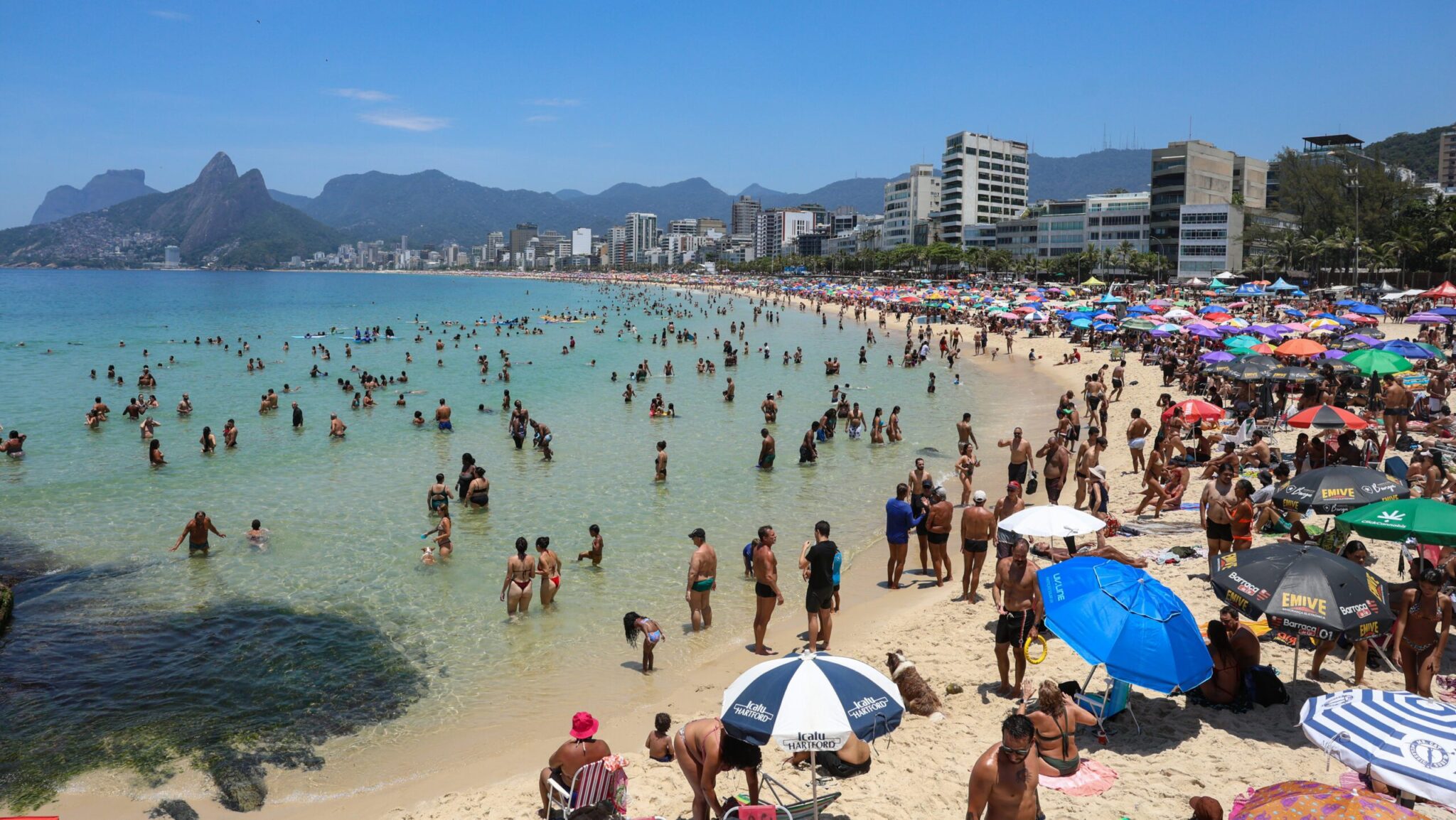 calor-brasil-ocupa-o-4-lugar-entre-paises-com-praias-mais-poluidas-por-bitucas-de-cigarro-foto-tomaz-silva-agencia-brasil-tvt-news
