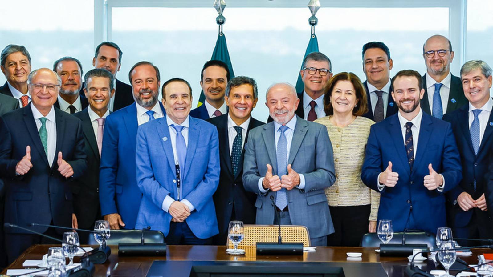 Presidente Lula adota medidas para diminuir preço dos combustíveis 7 lula-e-silveira-recebem-setor-de-biocombustiveis-e-reforcam-compromisso-com-a-transicao-energetica-liderancas-reconheceram-o-historico-de-incentivo-aos-biocombustiveis-nos-governos-lula-foto-ricardo-stuckert-pr