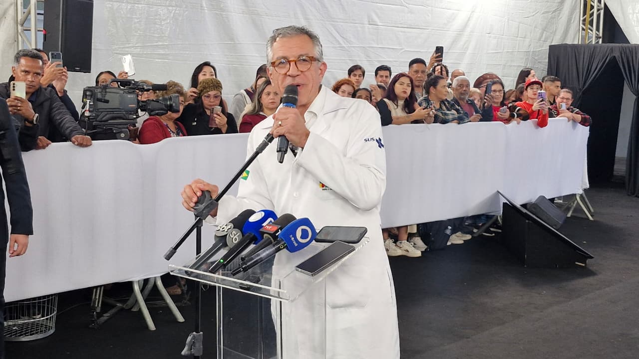 SUS realiza 7,5 milhões de cirurgias eletivas no primeiro semestre de 2026 3 o-presidente-luiz-inacio-lula-da-silva-e-o-ministro-da-saude-alexandre-padilha-entregam-um-acelerador-linear-de-alta-tecnologia-ao-hospital-santa-marcelina-na-zona-leste-de-sao-paulo-entregas-de-aceleradores-amplia-radioterapia-pelo-sus-foto-ricardo-weber-tvt