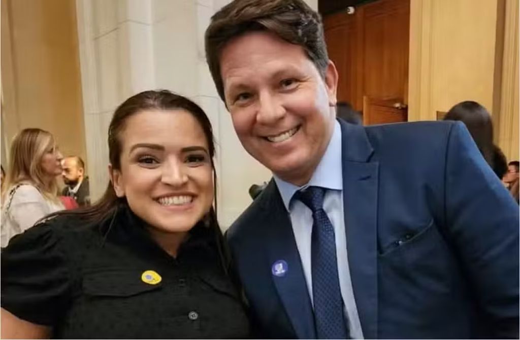Dino derruba sigilo de ação sobre ‘Dark Horse’ e impede que deputado deixe o país