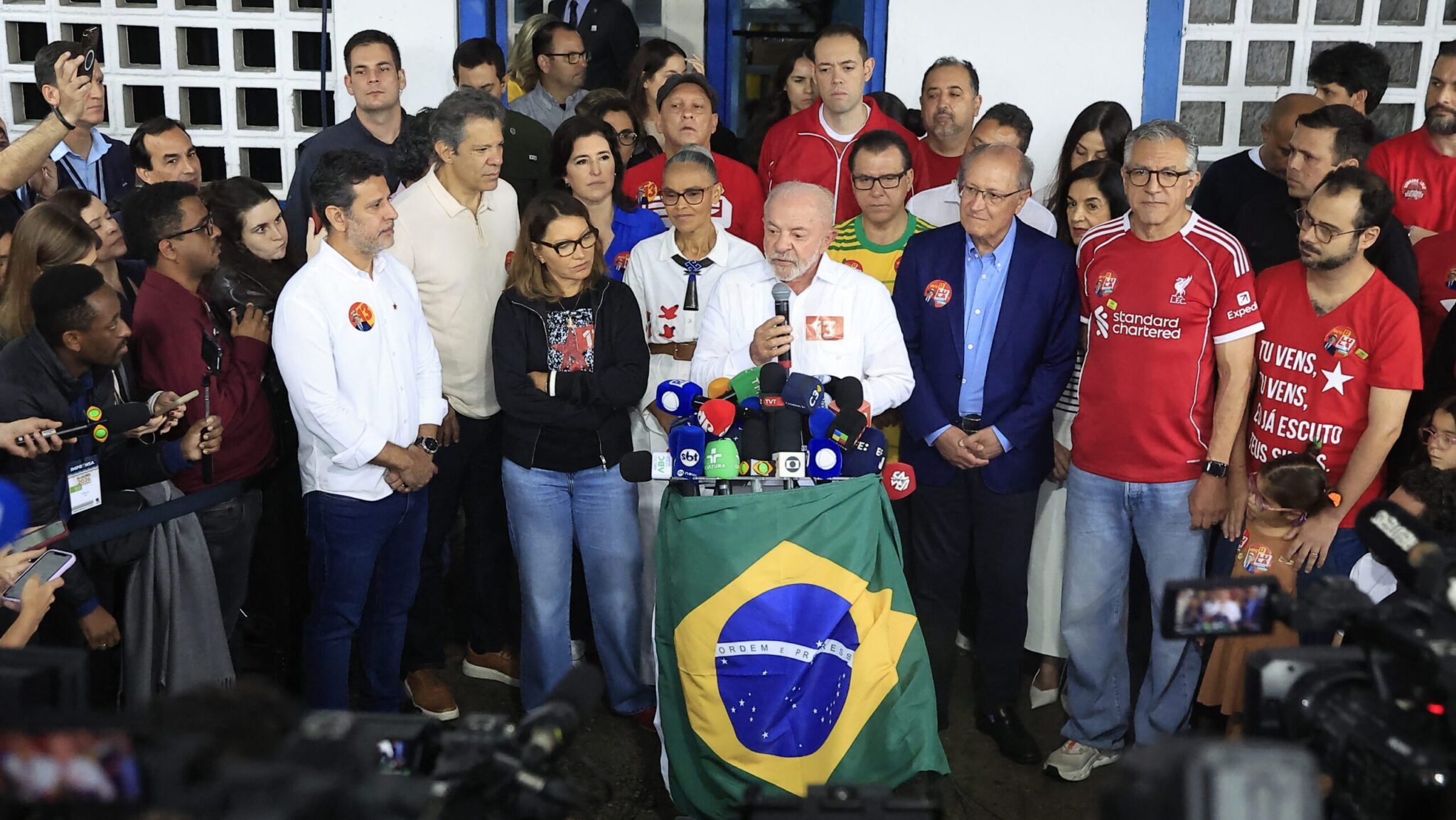 Lula é eleito presidente do Brasil 5 lula-vota-lula-voto-eleicoes-2026-urna-voto-do-lula-2-turno-eleicoes-2026-lula-alckmin-resultado-apuracao-presidente-da-republica-constituicao-paulista-mobilizacao-popular