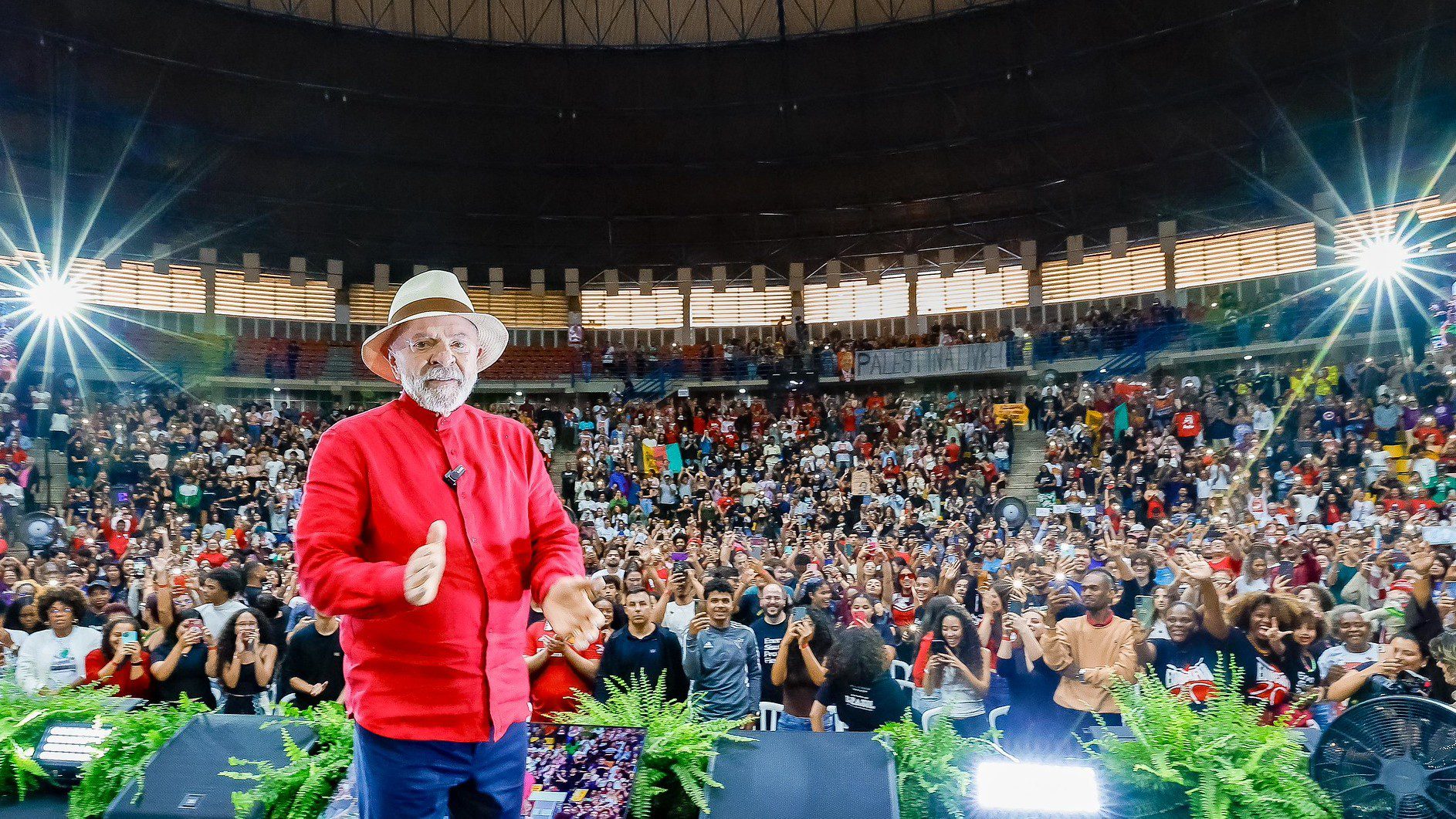 aulao-para-o-enem-com-o-lula-encontro-com-os-alunos-da-rede-de-cursinhos-populares-cpop-presidente-lula-se-encontra-com-estudantes-da-rede-de-cursinhos-populares-cpop-que-se-preparam-para-o-enem-no-ginasio-adib-moyses-dib-em-sao-bernardo-do-campo-no-abc-paulista-foto-ricardo-stuckert-pr-tvt-news