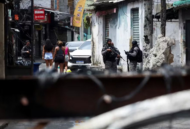 Rio: Como grupos armados sequestram a democracia Rio: Como grupos armados sequestram a democracia