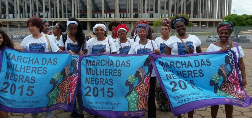 Marcha histórica das mulheres negras supera racistas em Brasília